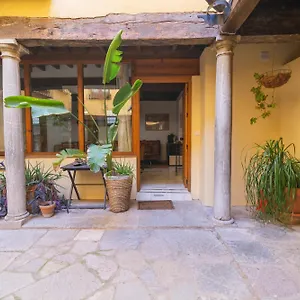 Alh Patio Granada